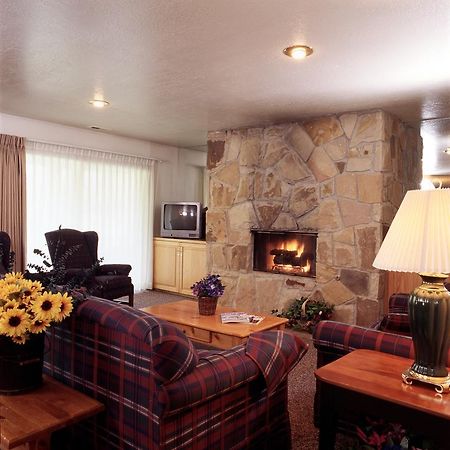 פארק סיטי All Seasons Condominiums מראה חיצוני תמונה