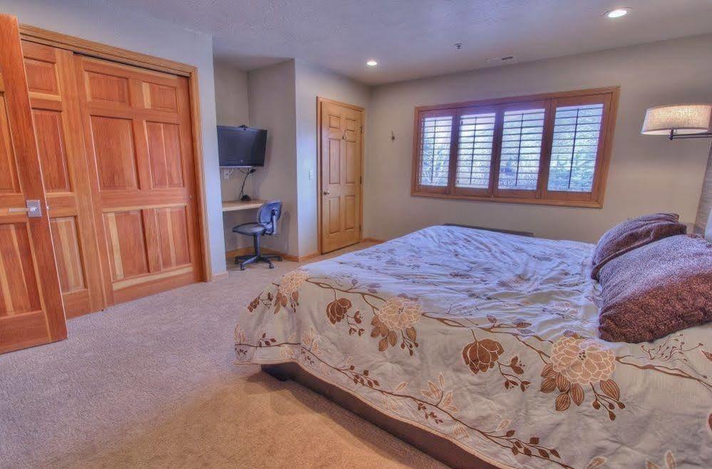 פארק סיטי All Seasons Condominiums מראה חיצוני תמונה