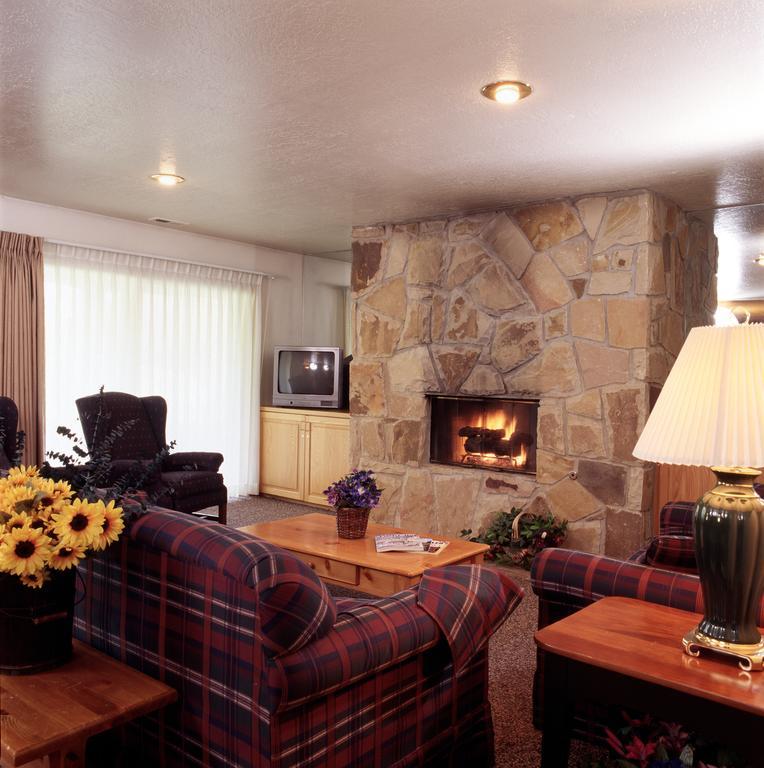 פארק סיטי All Seasons Condominiums מראה חיצוני תמונה